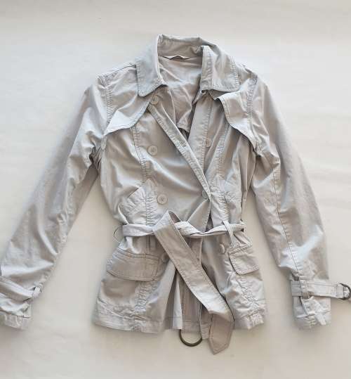 LOVELY GREY LIGHTWEIGHT JACKET!