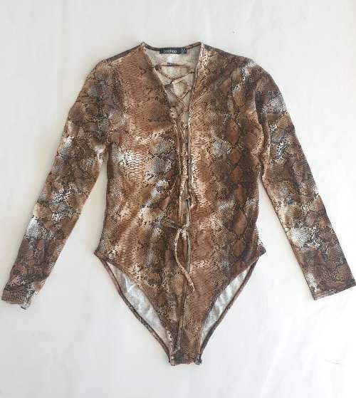 GORGEOUS BOOHOO SNAKESKIN LACE-UP BODYSUIT!