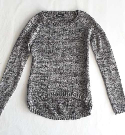 GREY AND SILVER KNITTED JERSEY!