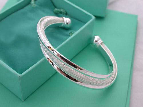 FABULOUS STERLING SILVER BANGLE!!