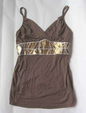 STUNNING YDE TOP WITH GOLD DETAIL!!