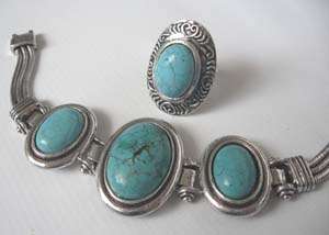 STUNNING TURQUOISE AND SILVER BRACELET AND RING SET!!