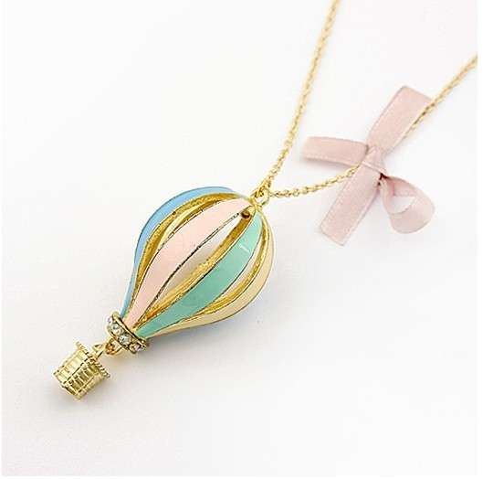 STUNNING ACCESSORIZE PASTEL COLOUR HOT AIR BALLOON NECKLACE!!
