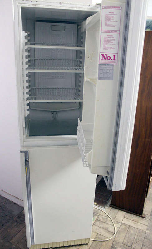 INDESIT Fridge/ Freezer (Faulty)