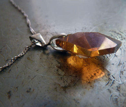 Lauren Michelle Collection Lovely Swarovski Crystal Pendant Necklace
