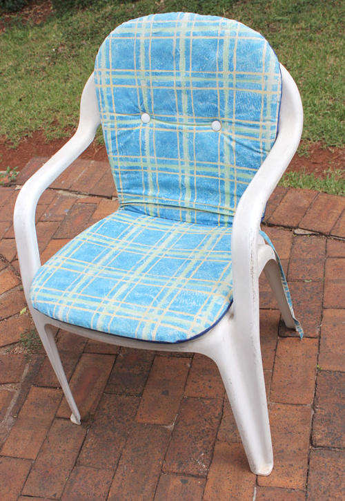 Outdoor White Plastic Chairs