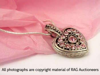 Lauren Michelle Collection Snake Chain Diamante Heart Necklace