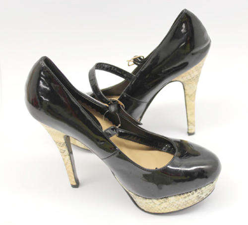 Free 2 B U Ladies Heels Size 6