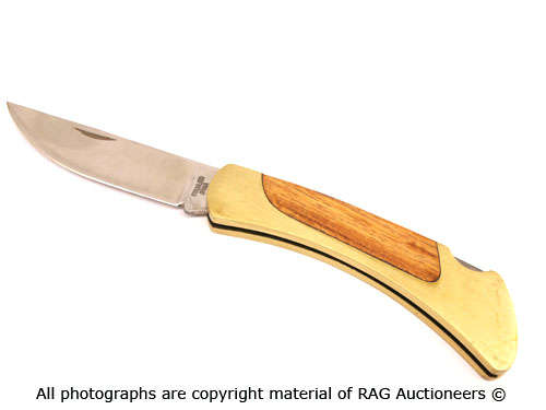 Lock Hunting Knife With Metal and Wooden Flat Handle (20 cm)