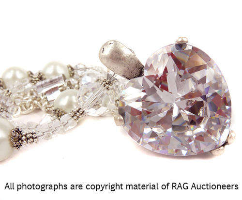 **R790** Lauren Michelle Collection Large Heart Pendant Necklace