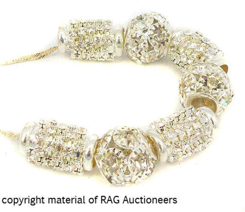 **R440** Lauren Michelle Collection Beautiful Dainty Diamante Necklace