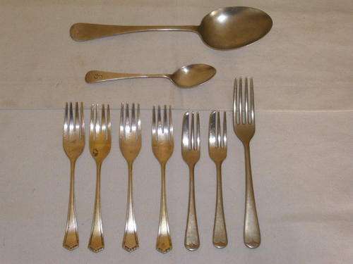 COLLECTORS-SOME NICKEL SILVER ODDS AND ENDS-X4 CAKE FORKS-X1 FORK-X1 LARGE SPOON-X1 HALLMARKED TEASP