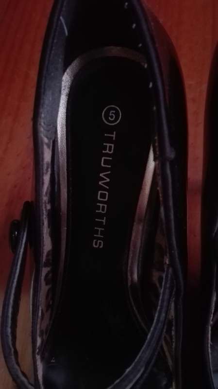 Truworths High heel Shoes Size 5