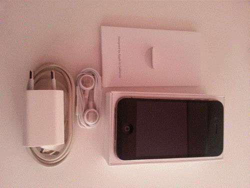 Apple iPhone 4 32GB - Like New with Box!!