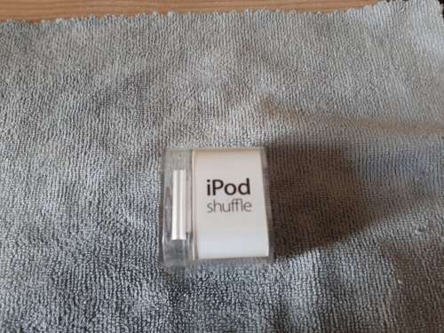 Apple iPod shuffle 2 GB 4th generation