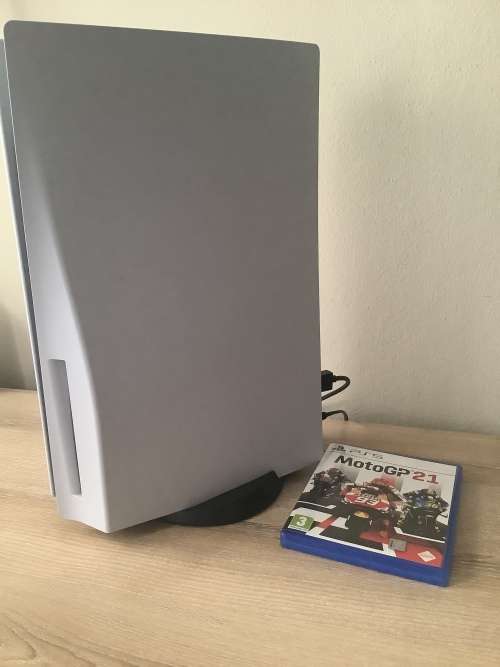 PlayStation 5 Model CFI-1016A 825 gb Disc Edition + MotoGp 21