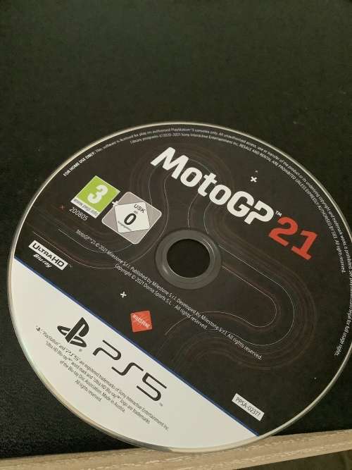 PlayStation 5 Model CFI-1016A 825 gb Disc Edition + MotoGp 21