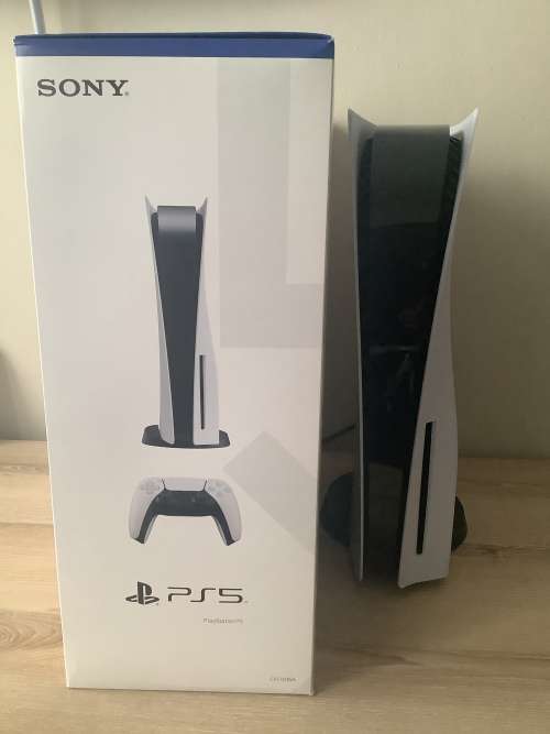 PlayStation 5 Model CFI-1016A 825 gb Disc Edition + MotoGp 21