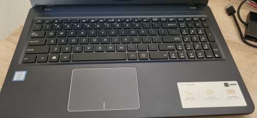 **Bargain** ASUS VivoBook X543U Intel Core i3 7100U 12 GB RAM 120 GB SSD