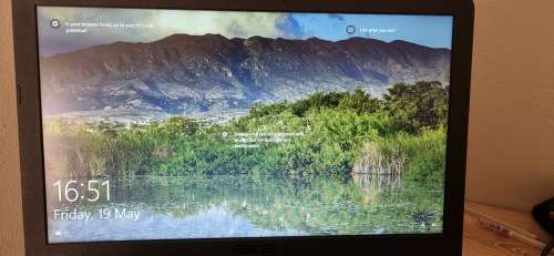 **Bargain** ASUS VivoBook X543U Intel Core i3 7100U 12 GB RAM 120 GB SSD