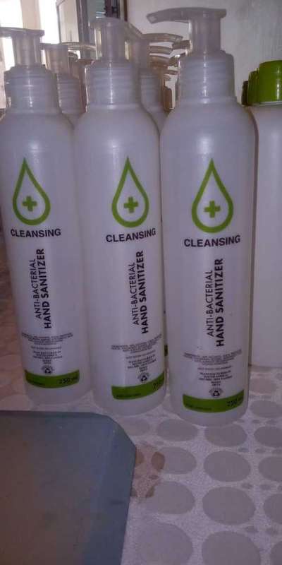 CLEANSING WATER LESS HAND SANTIZER 250 MILS WITH NOZZLE FOR EASY SQUIRT CERTIFIED
