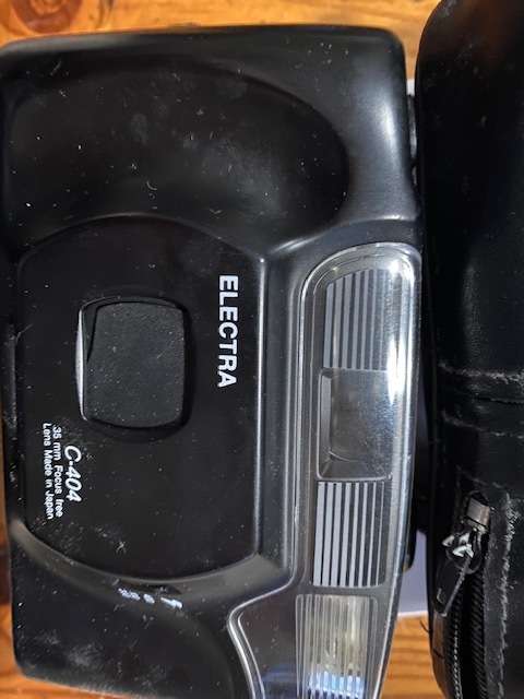Electra C-404 Vintage camera in pouch: The days before we heard of Pixels