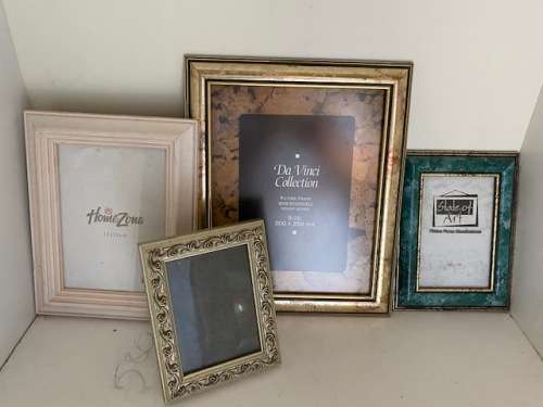 4 x NEVER USED PICTURE FRAMES