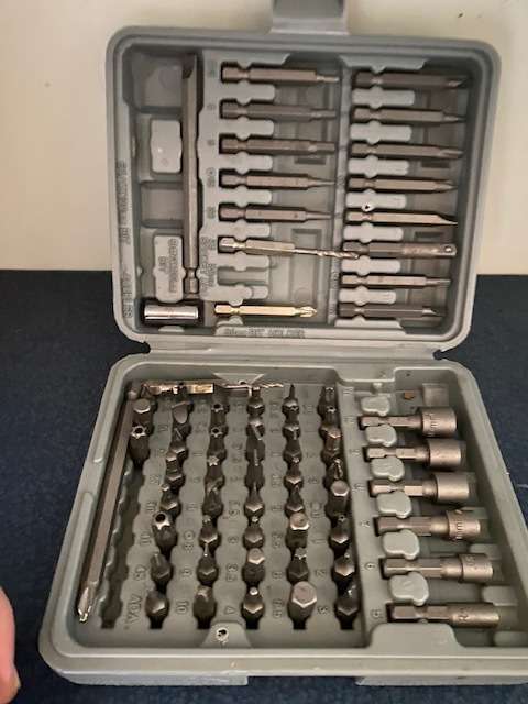 Razor bit and socket set