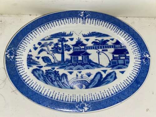 Lovely Oriental Blue and White platter in great condition: Makers mark clearly visible
