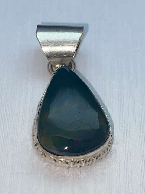 Sterling Silver Agate pendant: Lovely item: Check my other listings too!!