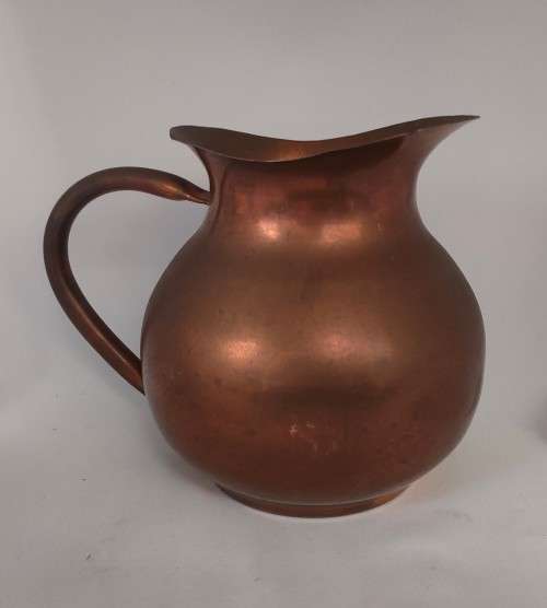 Stunning Copper Jug with makers mark. SHIPPING R30