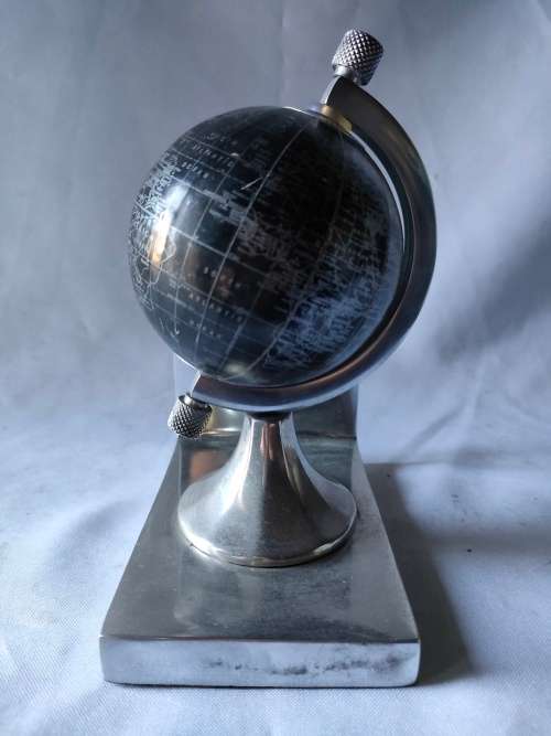 Gorgeous White metal globe: Lovely item : Height app140 mm: LOW START