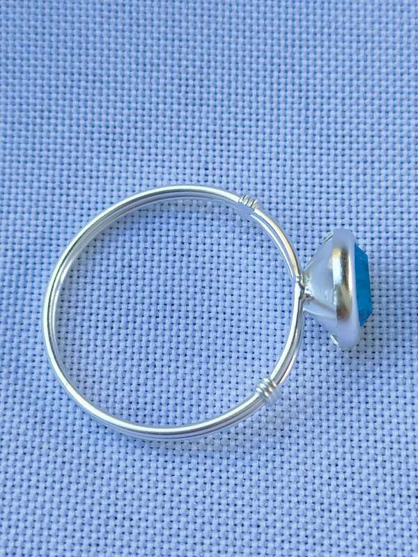 Austrian crystal sterling silver ring - size: US 7 - 925 stamped