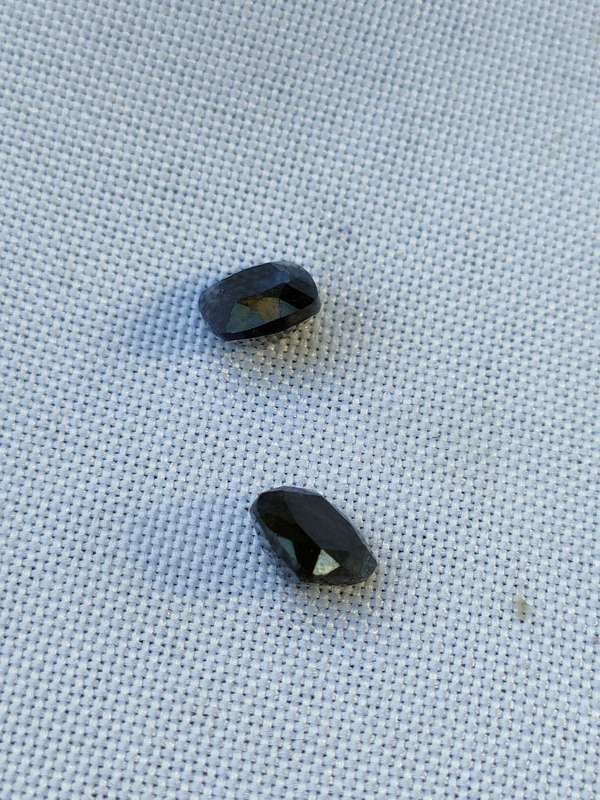 Sapphire pair - 4 x 4 mm - natural mined stones -cushion cut - ideal for earrings