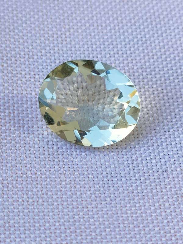 Natural Aqamarine::11 x 9 mm: Oval cut:  Lovely Large stone
