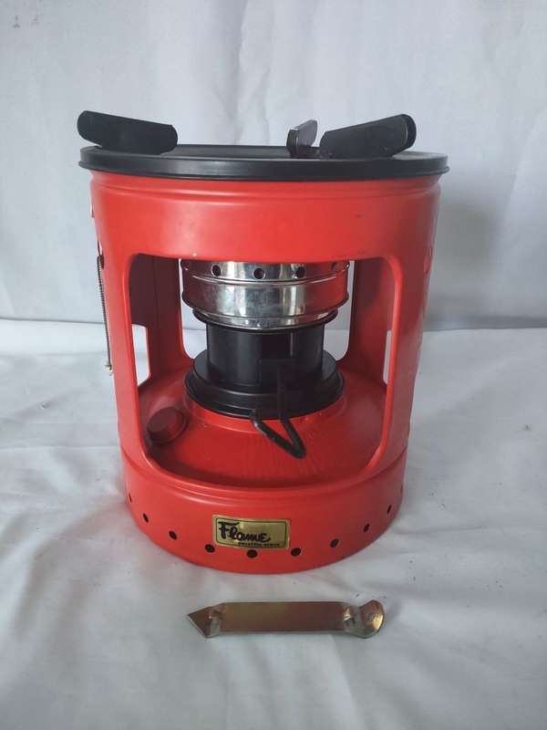 Flame paraffin stove: Great condition: In original box