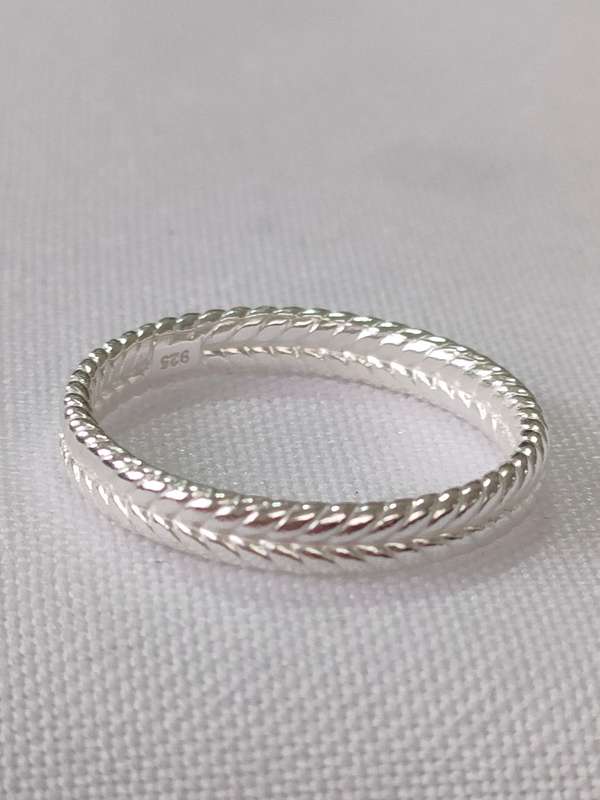 Sterling silver plain ring - 925 stamp - size US 7