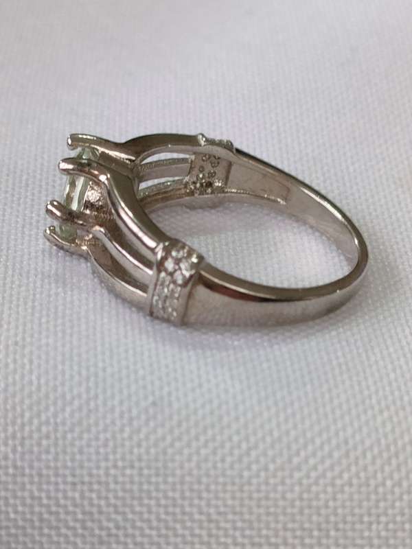 Topaz and diamond sterling silver ring - 925 stamp - size US 7 - 1.75 ct