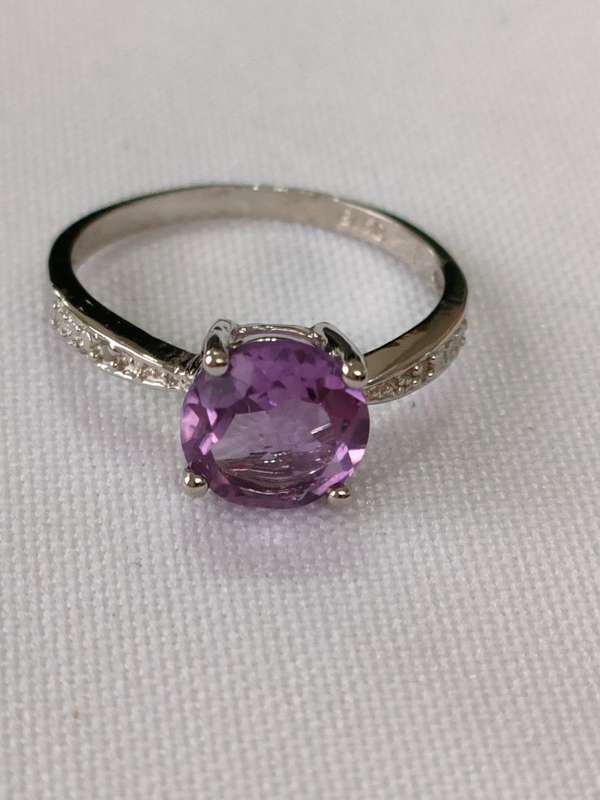 Amethyst and diamond sterling silver ring - 925 stamp - size US 7 - 1.5 ct