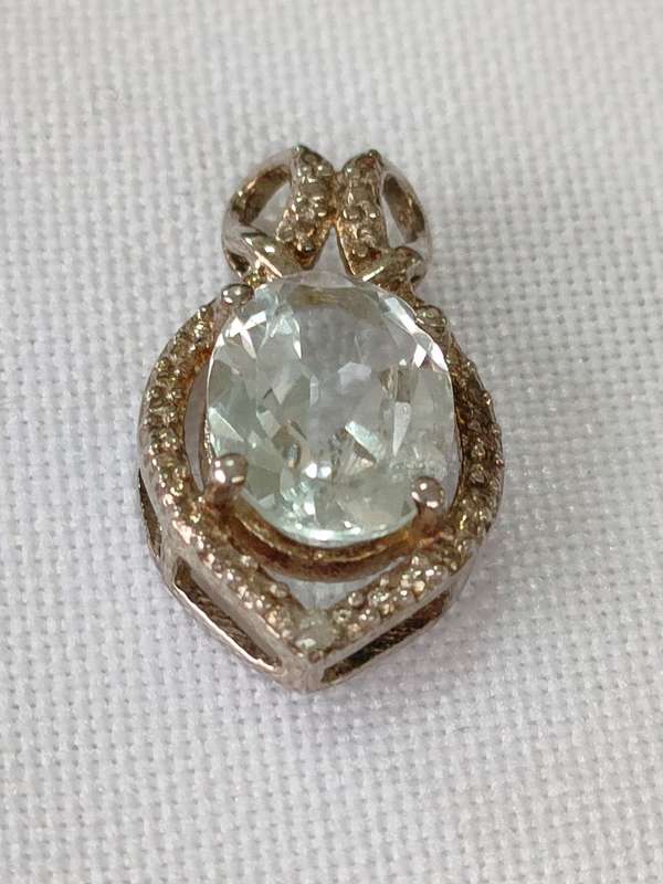 White Topaz and sterling silver diamond pendant - 925 stamped