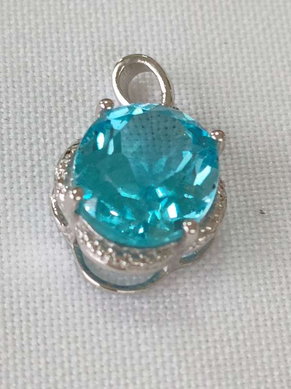 Topaz and diamond sterling silver pendant - 925 stamp - almost 4 carats