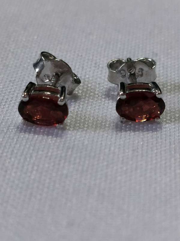 Garnet sterling silver stud earrings - 925 stamped