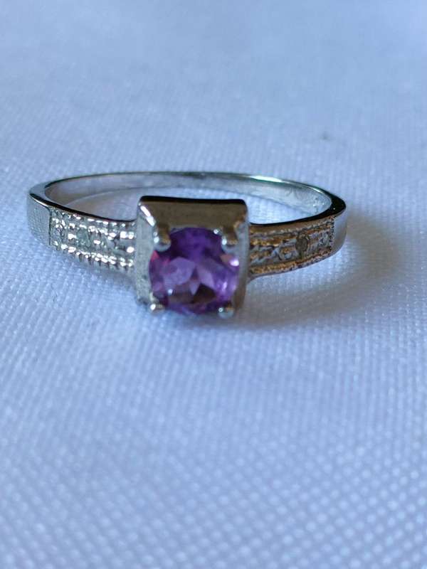 Amethyst and diamond sterling silver ring - size US7 - 0.50 ct - 925 stamp