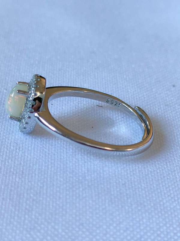 Ethiopian Opal and Topaz sterling silver ring - size adjustable - 0.90 ct plus - 925 stamped
