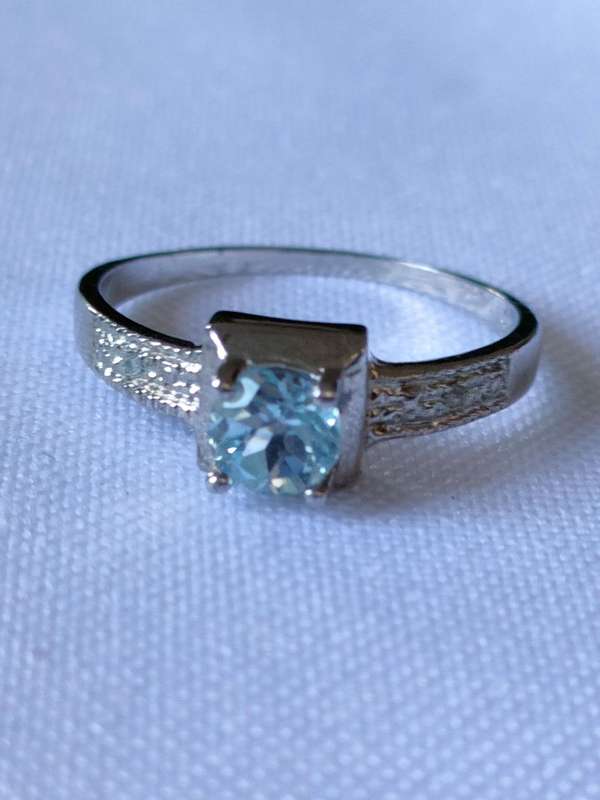 Topaz and diamond sterling silver ring - size US7 - 0.50 ct - 925 stamped