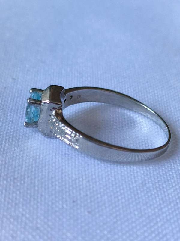 Topaz and diamond sterling silver ring - size US7 - 0.50 ct - 925 stamped