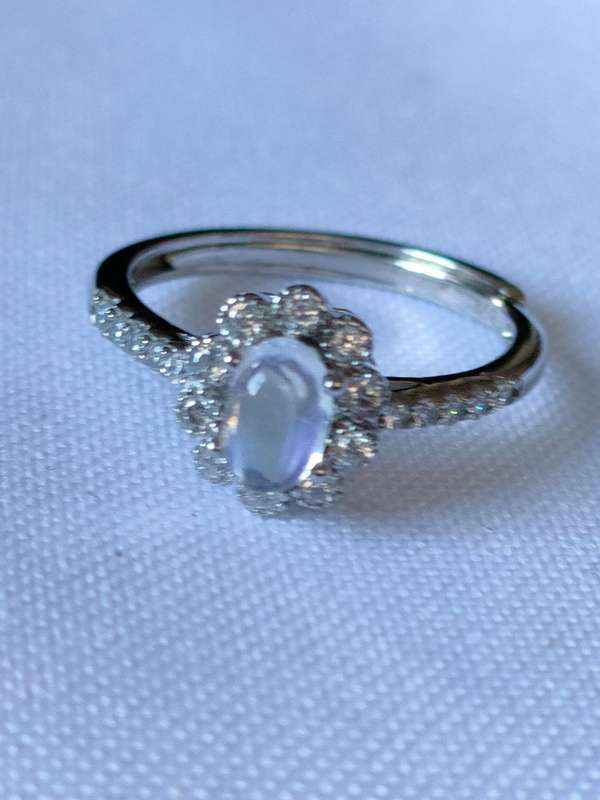 Moonstone and Topaz sterling silver ring - size US7 - 1.00 ct plus - 925 stamped