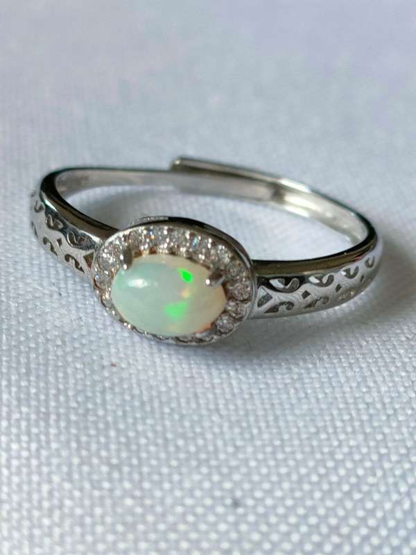 Ethiopian Opal and Topaz sterling silver ring - adjustable size - 0.90ct plus - 925 stamped