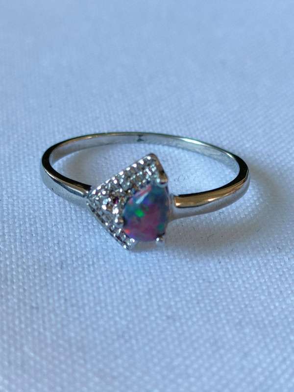 Ethiopian Opal and diamond sterling silver ring - size US 7 - 0.50ct plus - 925 stamped