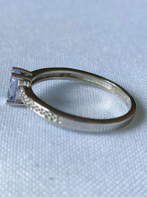 Tanzanite and diamond sterling silver ring - size: US 7 - 0.70 ct plus - 925 stamped